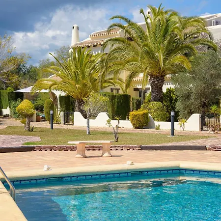 El Sarchal Bohemian With Pool In